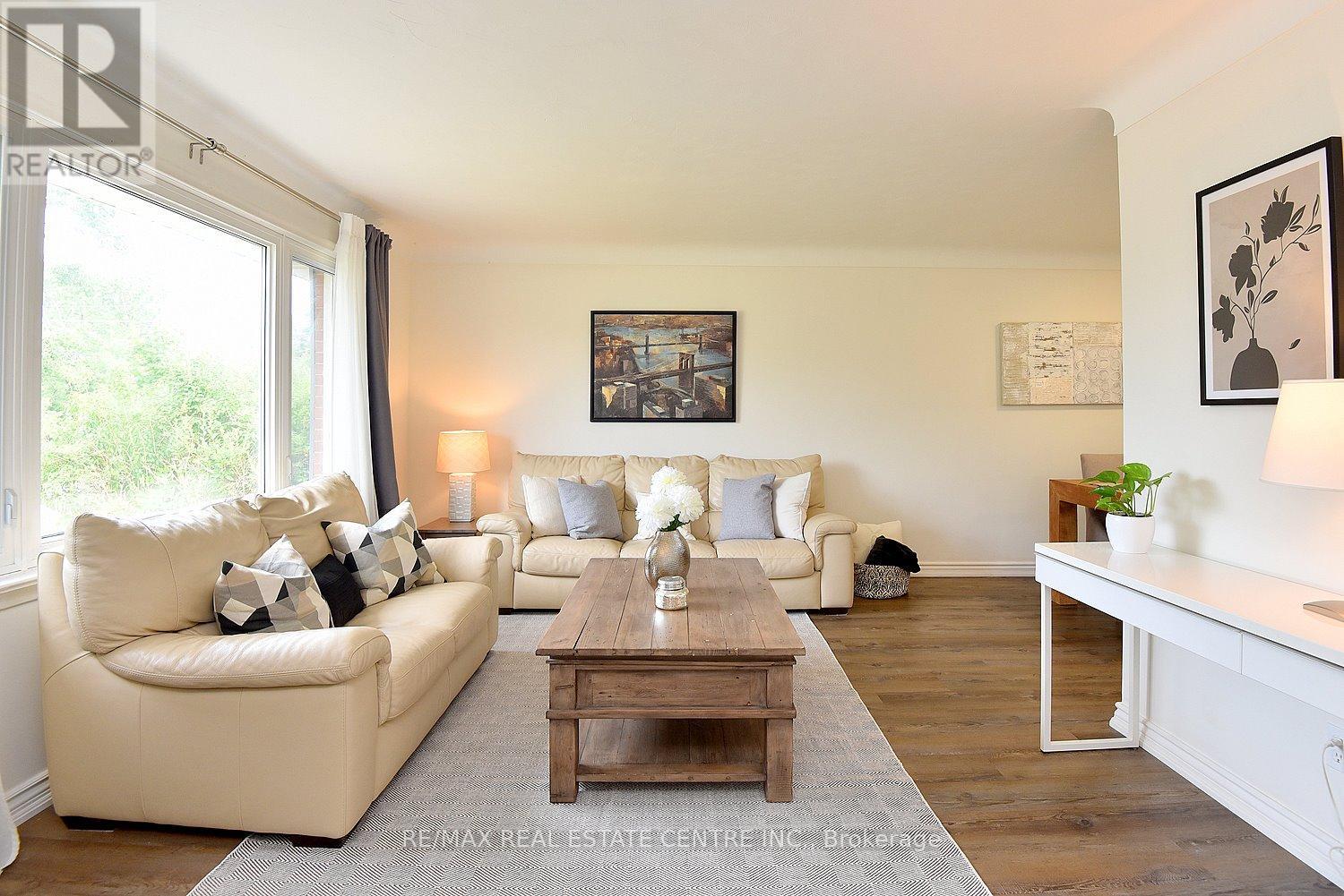 Property at 238 KENT CRESCENT E image 5