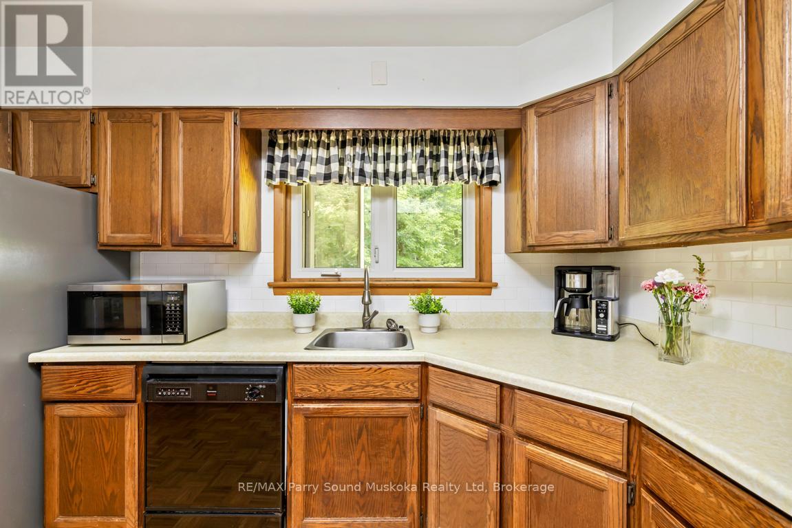 20 Sandy Plains Road, Seguin, Ontario  P2A 2W8 - Photo 21 - X12331471