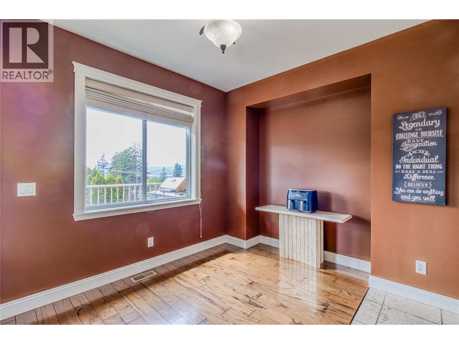 1084 Hume Avenue, Kelowna, British Columbia  V1P 1P2 - Photo 6 - 10358648