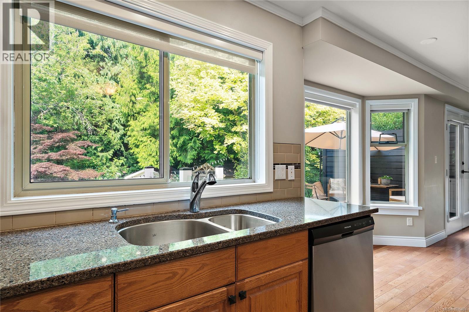 Property at 1590 Mayneview Terr image 5