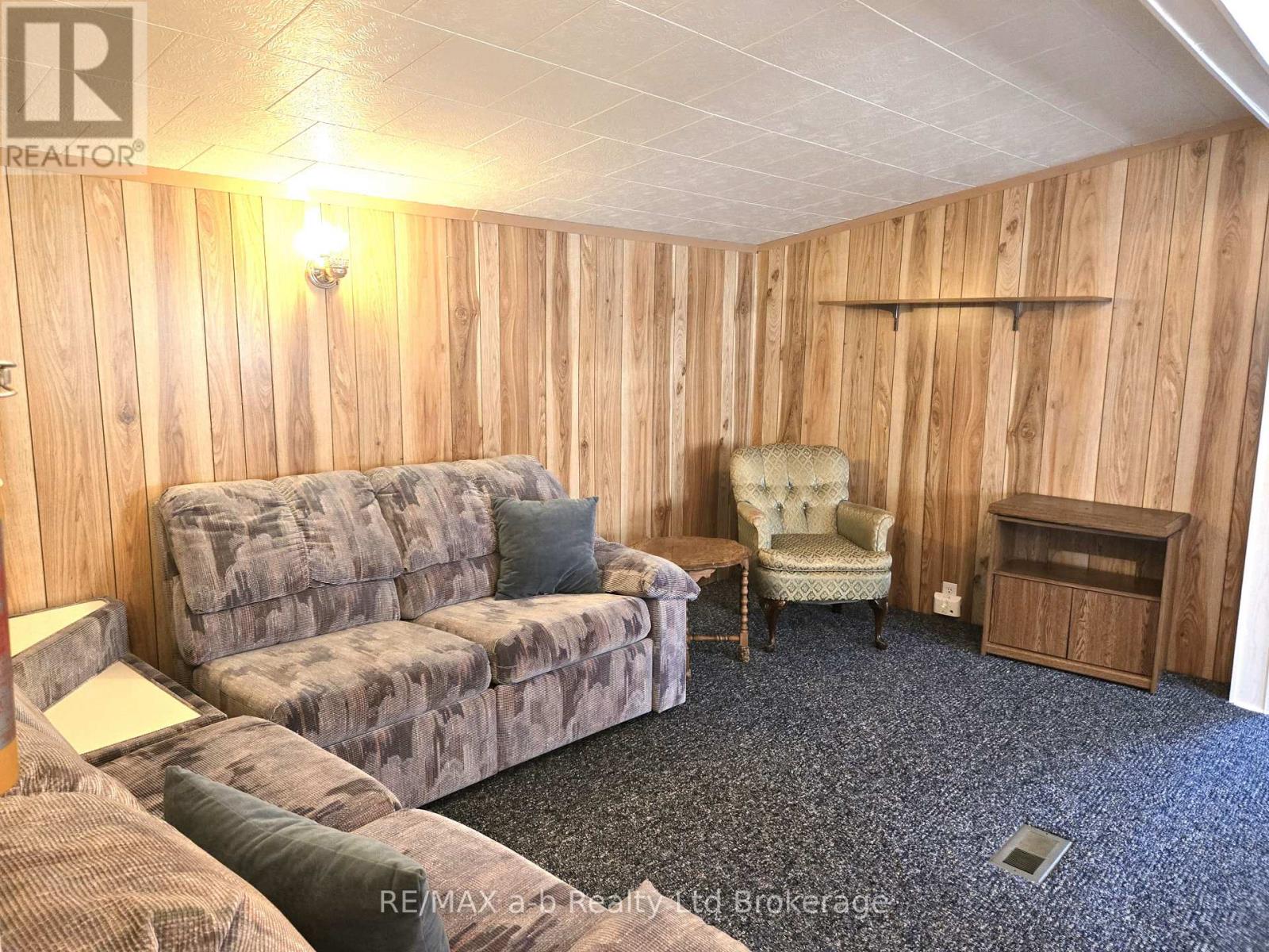 8 Third Street, Norfolk (Courtland), Ontario  N4B 2W6 - Photo 24 - X12331445