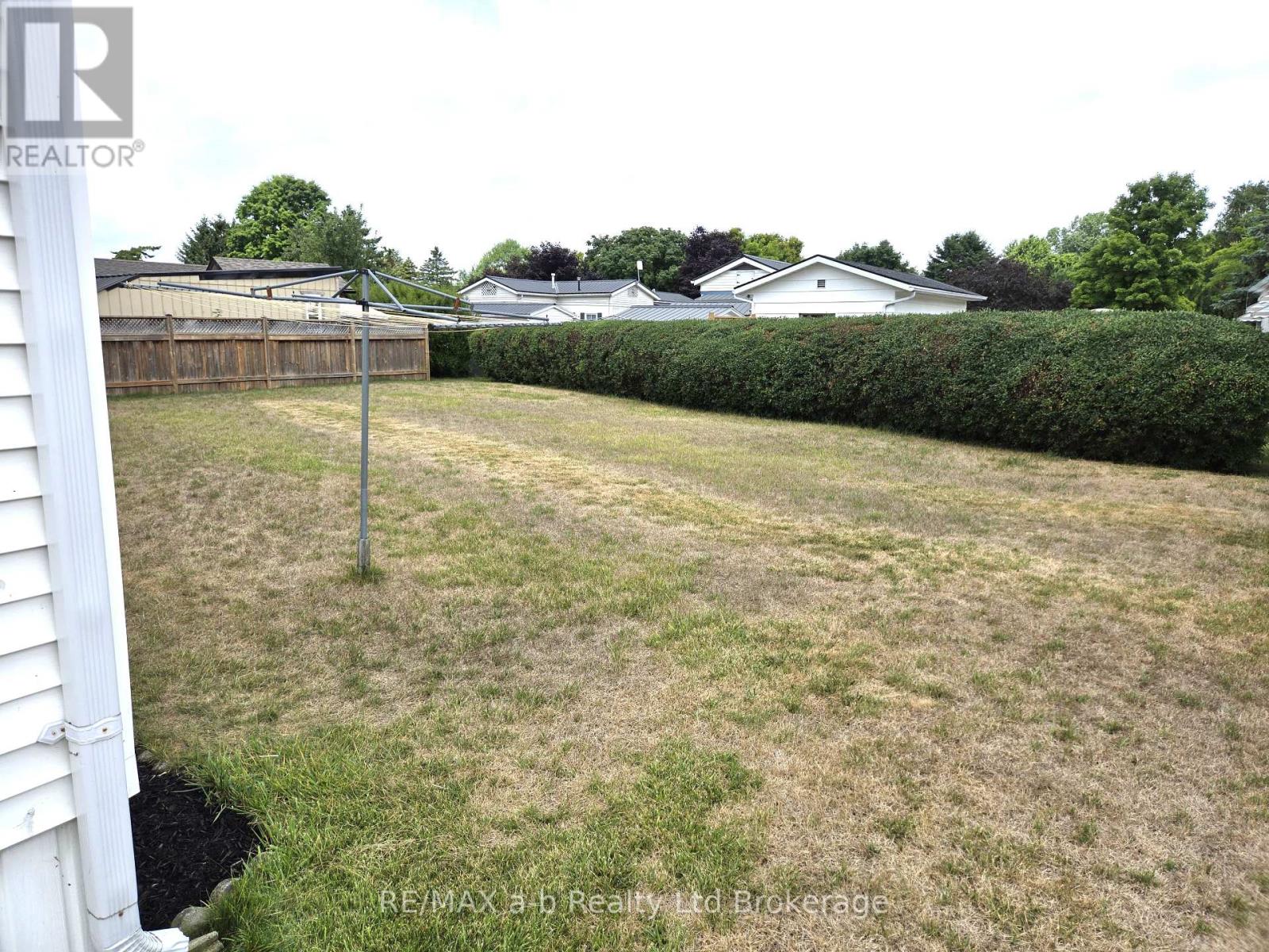 8 Third Street, Norfolk (Courtland), Ontario  N4B 2W6 - Photo 4 - X12331445