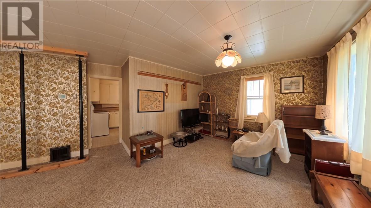 40 Robinson Street W, Little Current, Ontario  P0P 1K0 - Photo 12 - 2123825