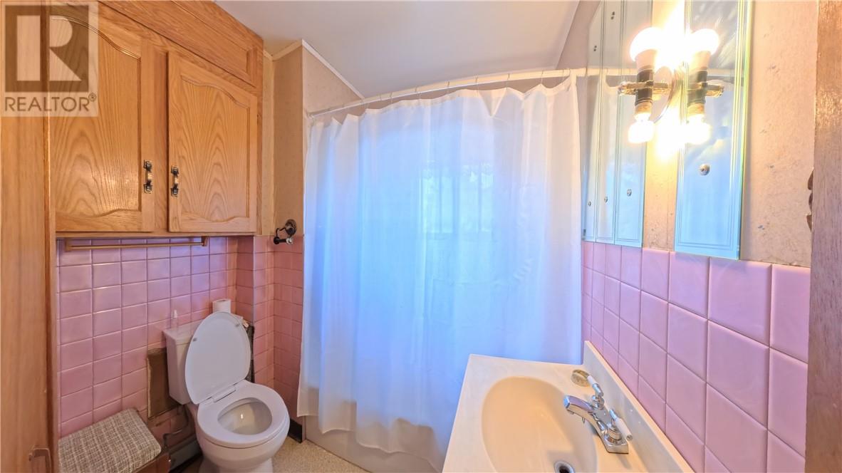 40 Robinson Street W, Little Current, Ontario  P0P 1K0 - Photo 16 - 2123825
