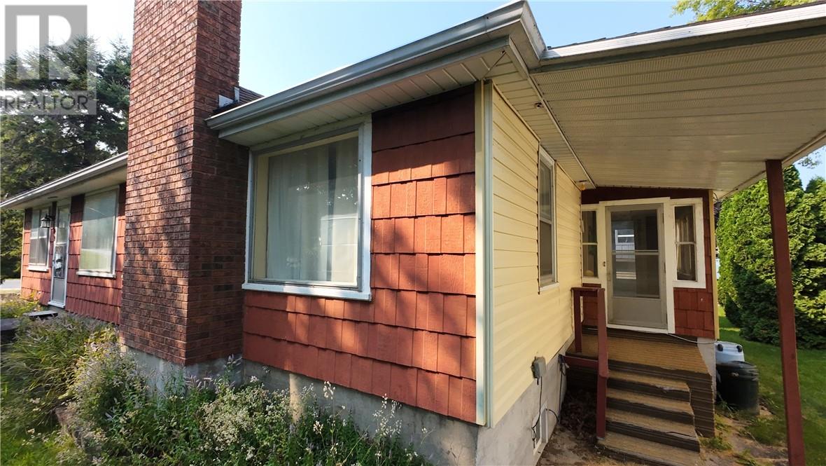 Property at 40 ROBINSON Street W image 3