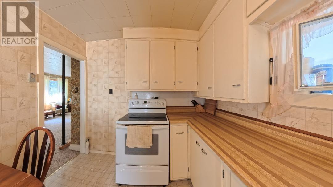40 Robinson Street W, Little Current, Ontario  P0P 1K0 - Photo 7 - 2123825