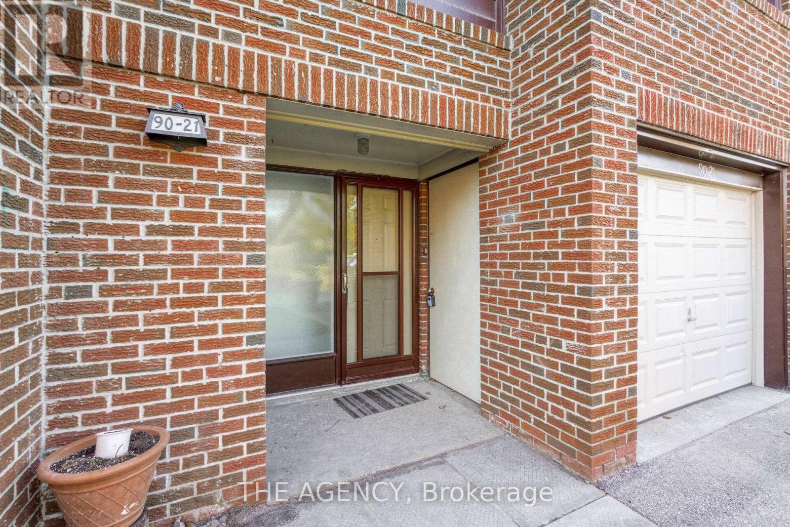 21 - 90 Castlebury Crescent, Toronto, Ontario  M2H 1W8 - Photo 3 - C12331399