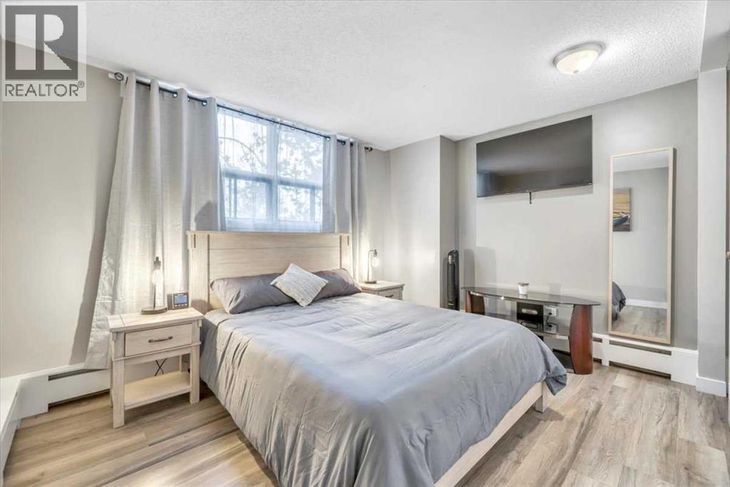 Property at 215, 30 Mchugh Court NE image 4