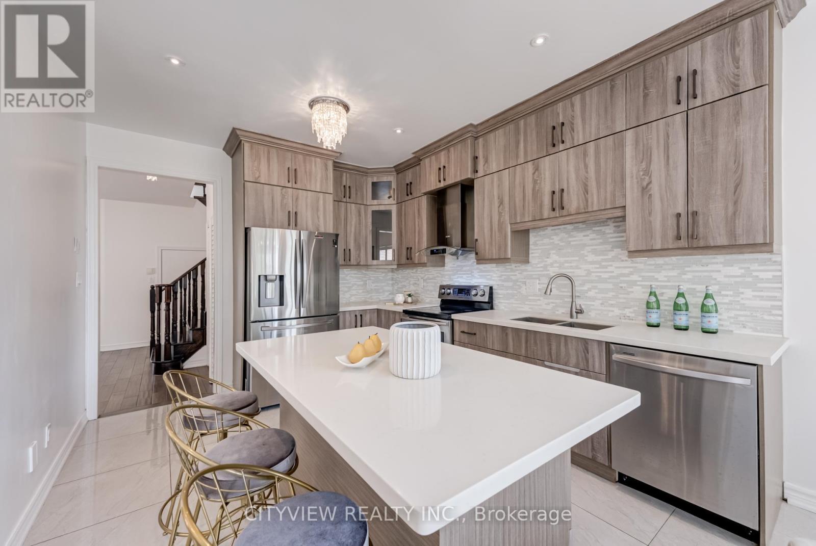 5842 Terrapark Trail, Mississauga, Ontario  L5M 6S1 - Photo 8 - W12331448
