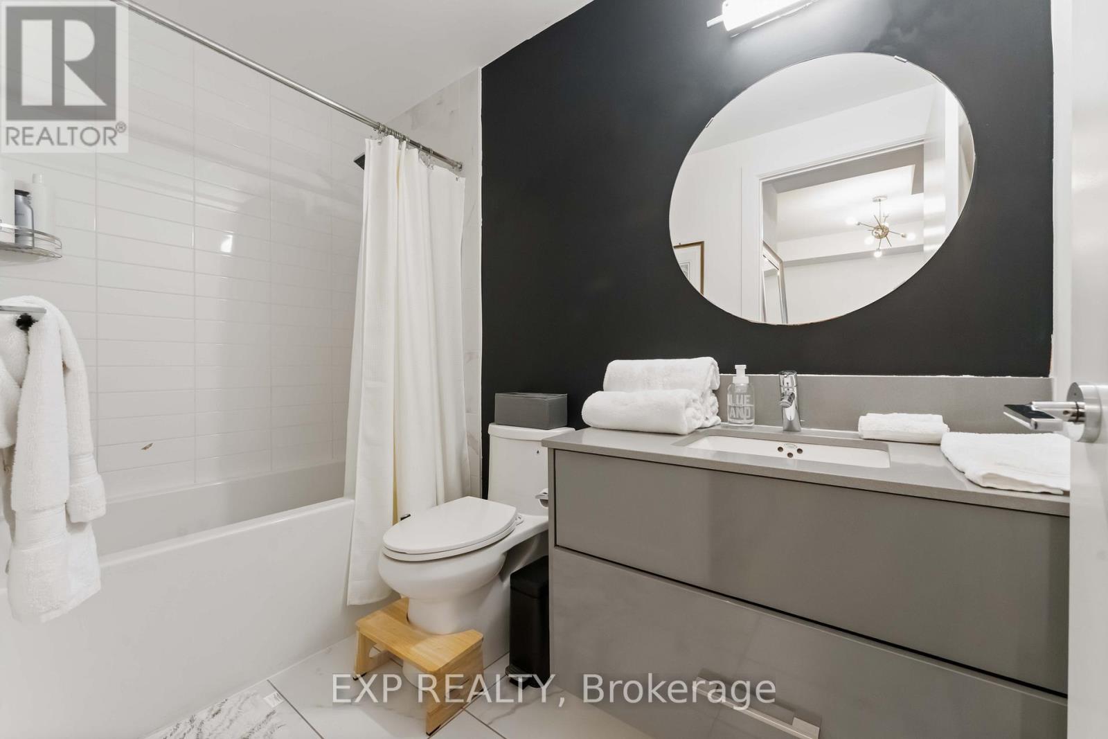 206 - 255 Bay Street, Ottawa, Ontario  K1R 0C5 - Photo 20 - X12331576