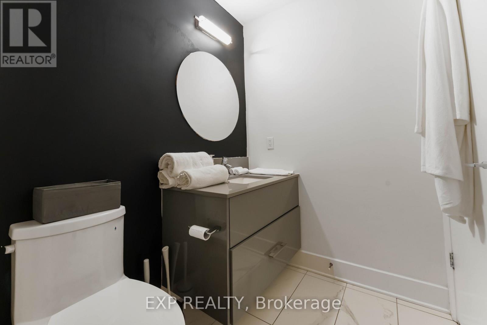 206 - 255 Bay Street, Ottawa, Ontario  K1R 0C5 - Photo 21 - X12331576