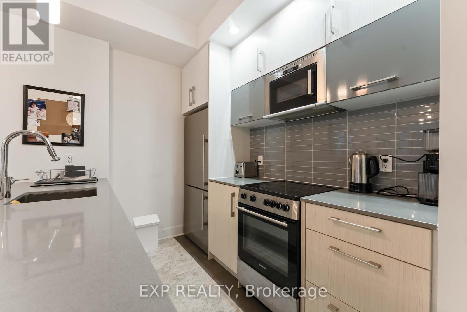 206 - 255 Bay Street, Ottawa, Ontario  K1R 0C5 - Photo 4 - X12331576