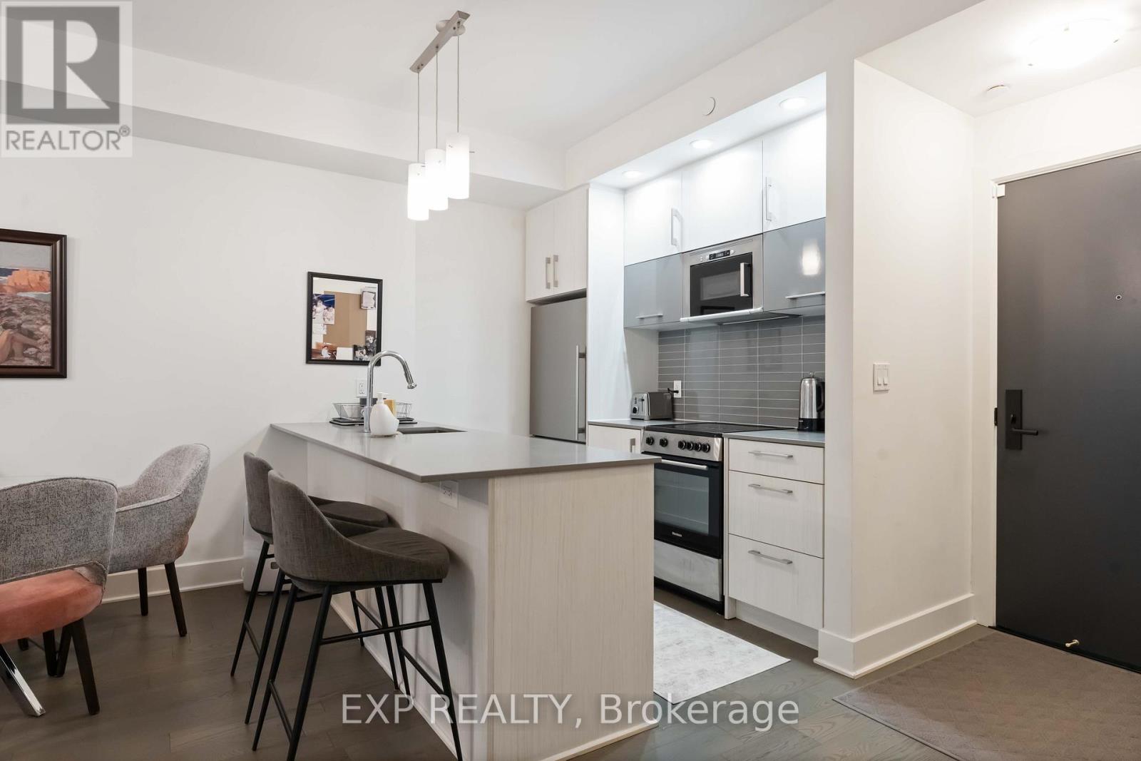206 - 255 Bay Street, Ottawa, Ontario  K1R 0C5 - Photo 5 - X12331576