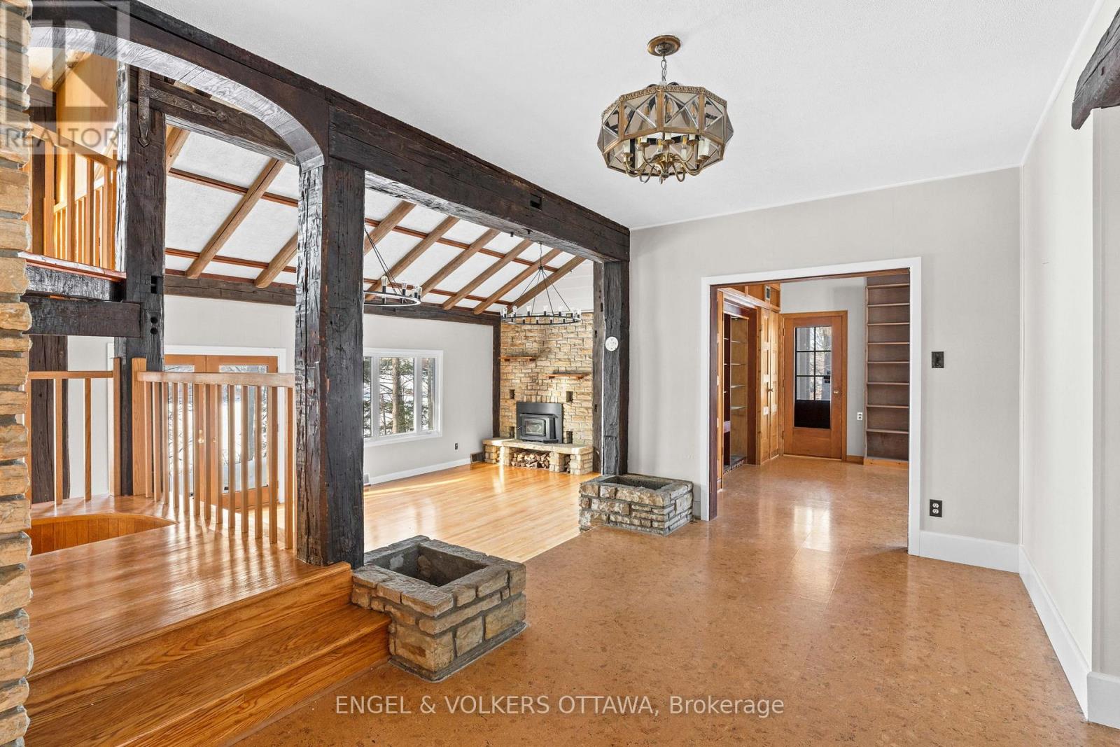 Property at 32 RYEBURN DRIVE image 5