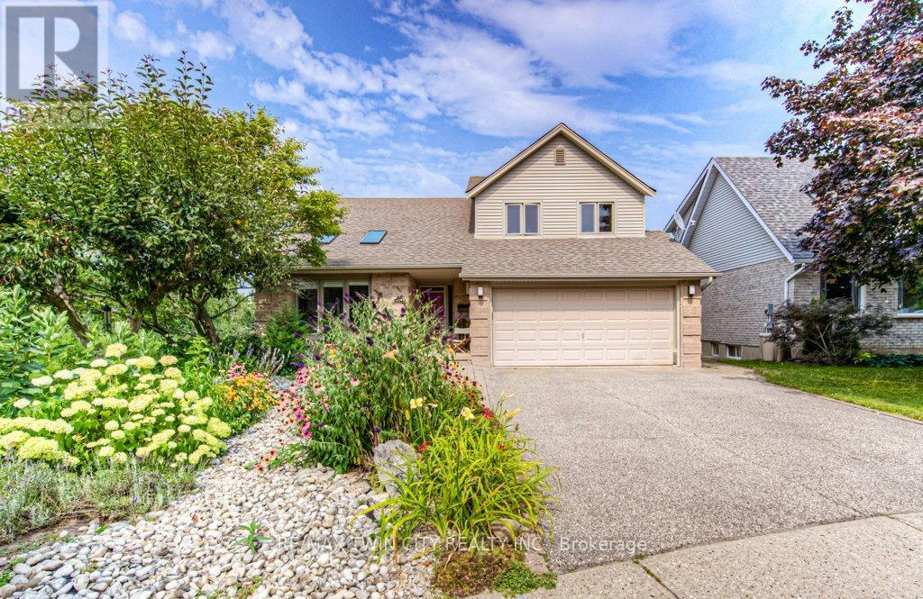 Property at 482 APPLEDALE CRESCENT image 1