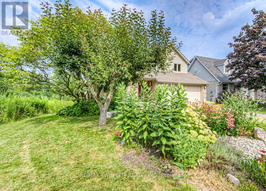 Property at 482 APPLEDALE CRESCENT image 3