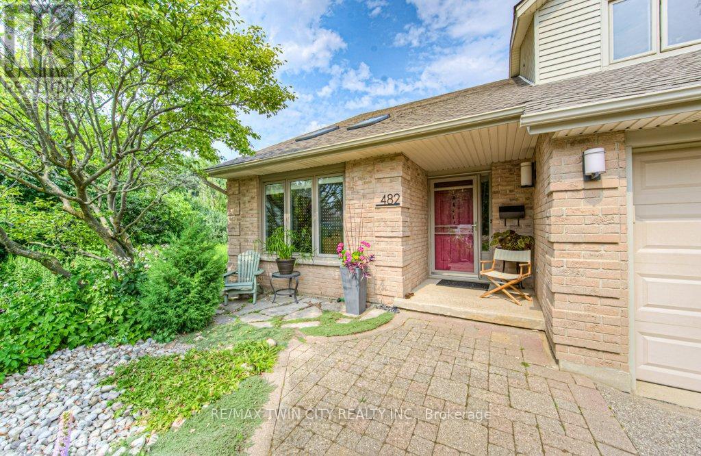 Property at 482 APPLEDALE CRESCENT image 4