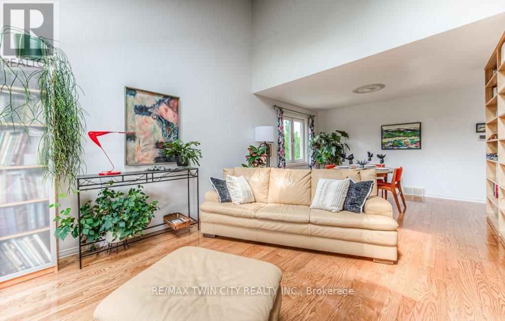 Property at 482 APPLEDALE CRESCENT image 5