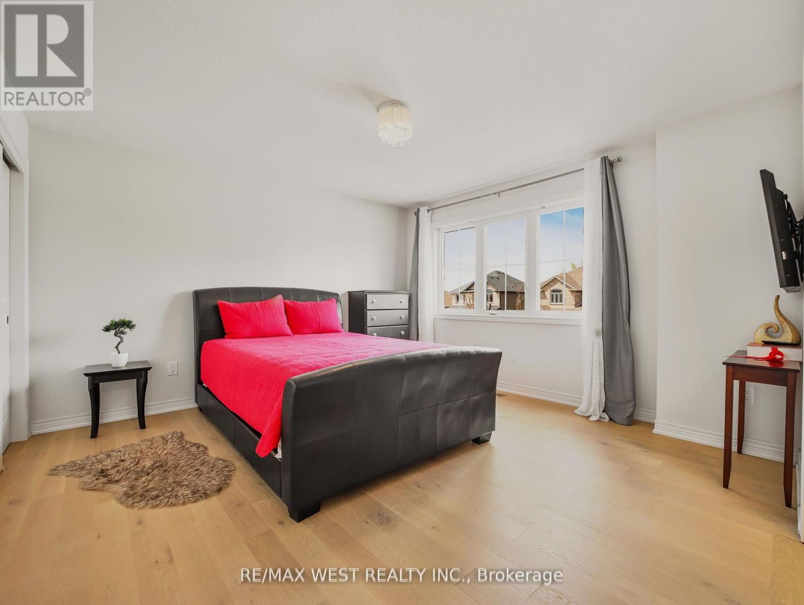 5632 Osprey Avenue, Niagara Falls, Ontario  L2H 0M2 - Photo 8 - X12331456