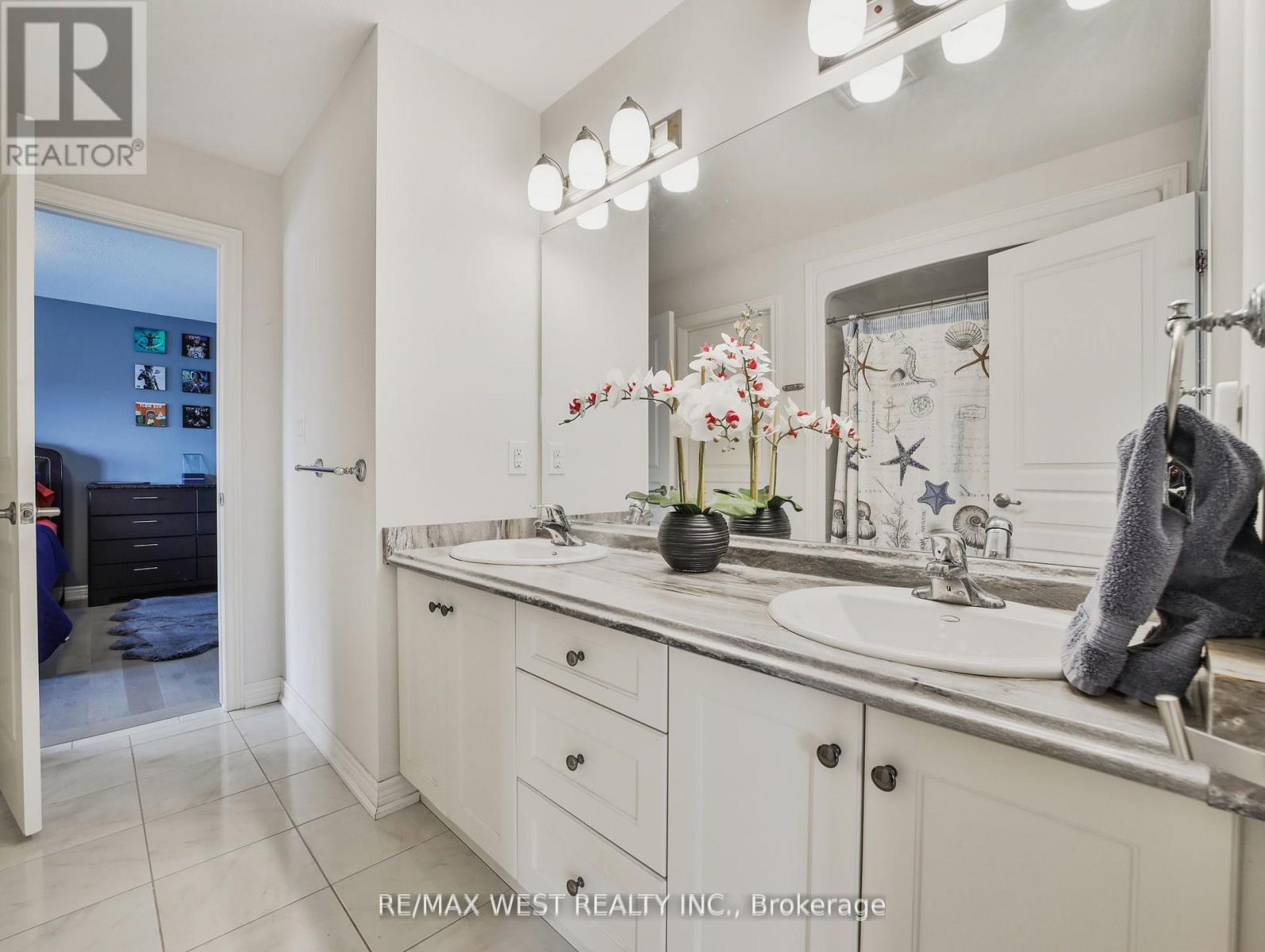 5632 Osprey Avenue, Niagara Falls, Ontario  L2H 0M2 - Photo 9 - X12331456