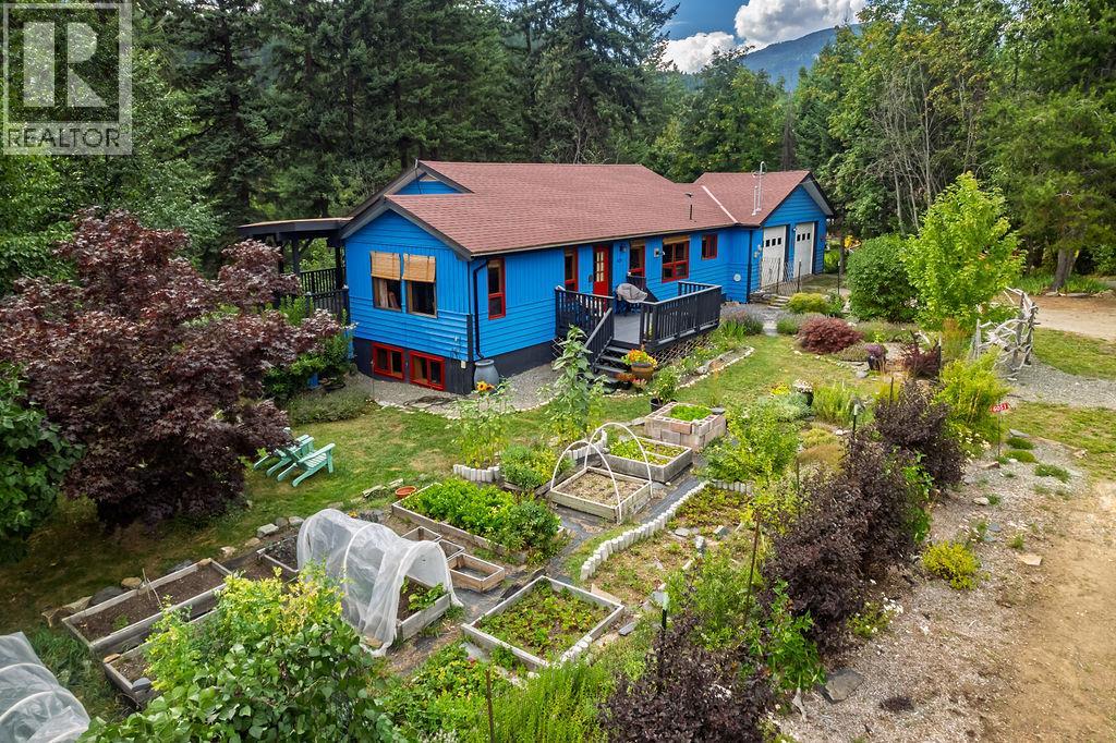 6051 Pine Ridge Road, Kaslo, British Columbia  V0G 1M0 - Photo 2 - 10358614