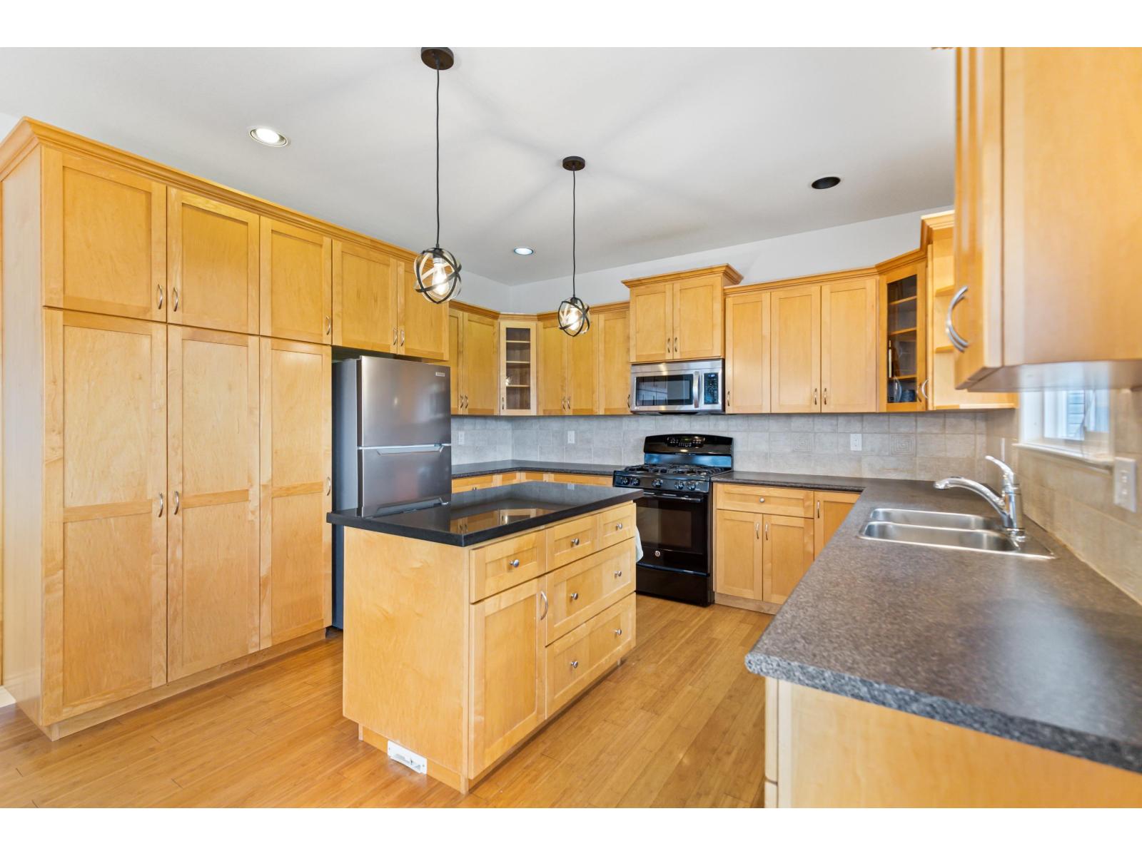 Property at 32961 HAWTHORNE AVENUE image 5
