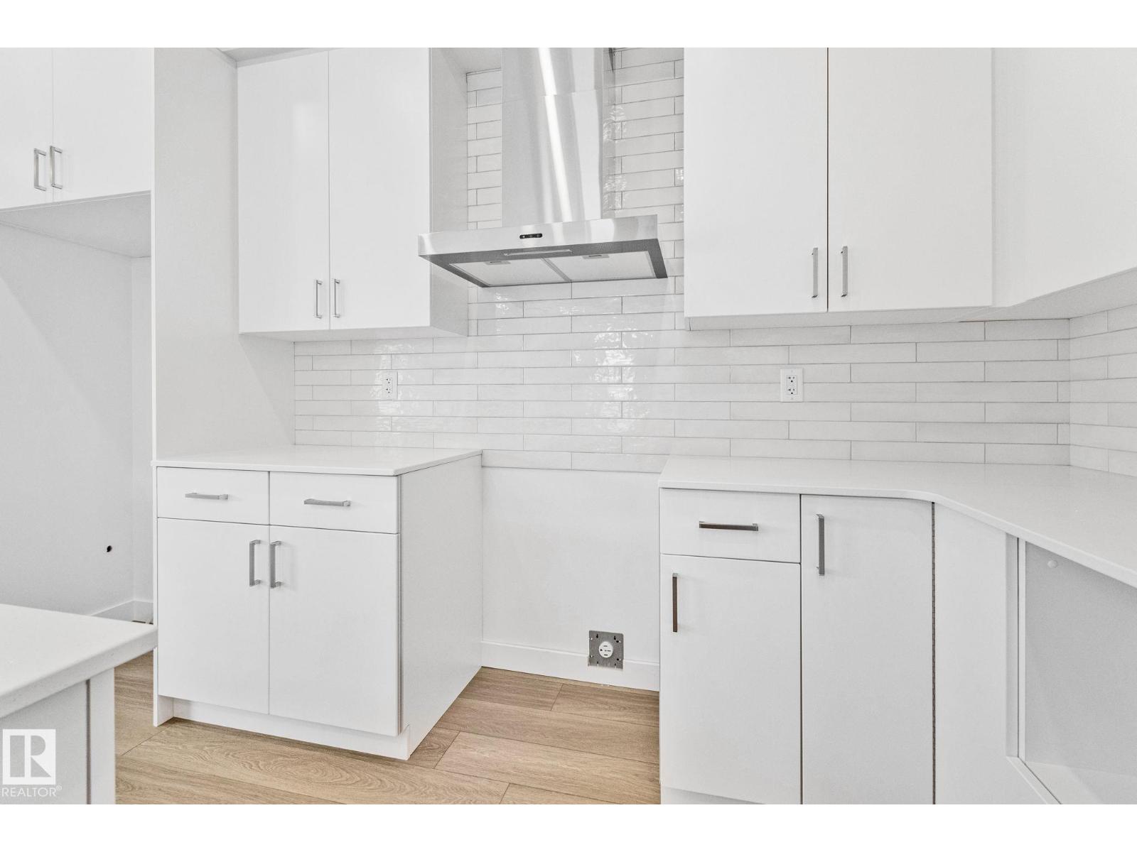 Property at 102 Royal Street image 3