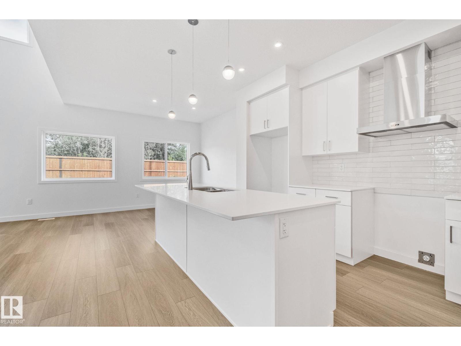 Property at 102 Royal Street image 4