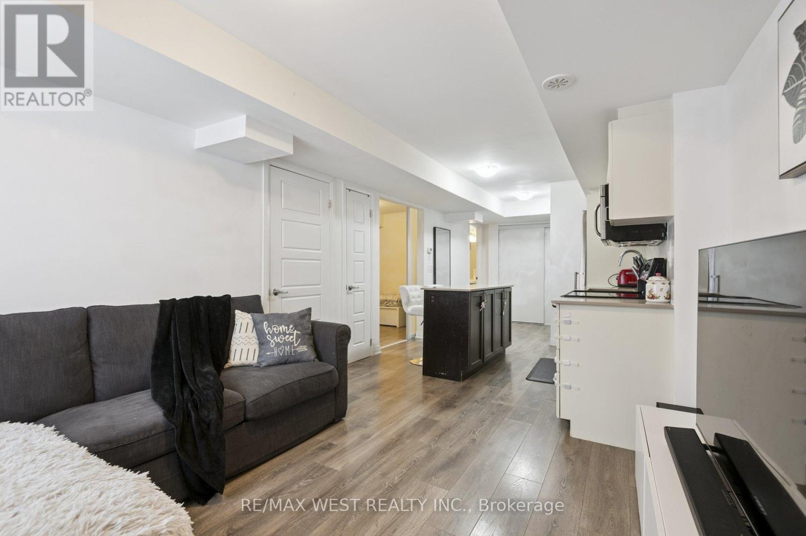 Property at 10 - 187 WILLIAM DUNCAN ROAD image 5
