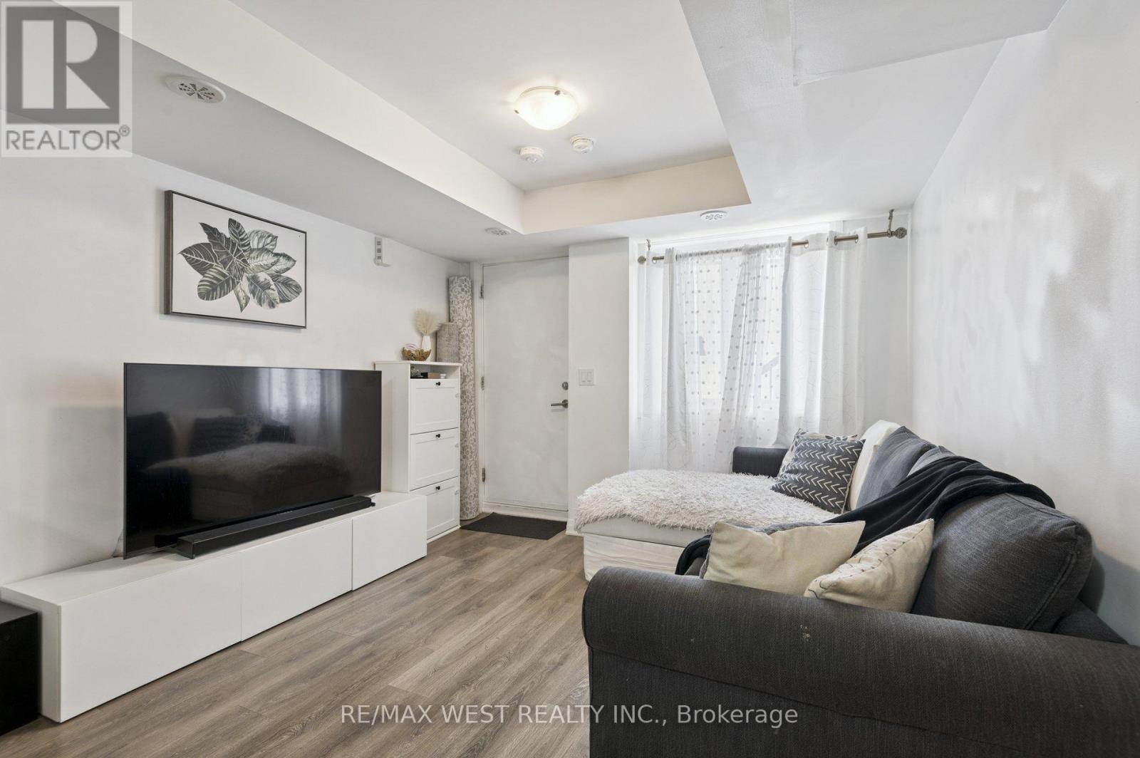 Property at 10 - 187 WILLIAM DUNCAN ROAD image 3