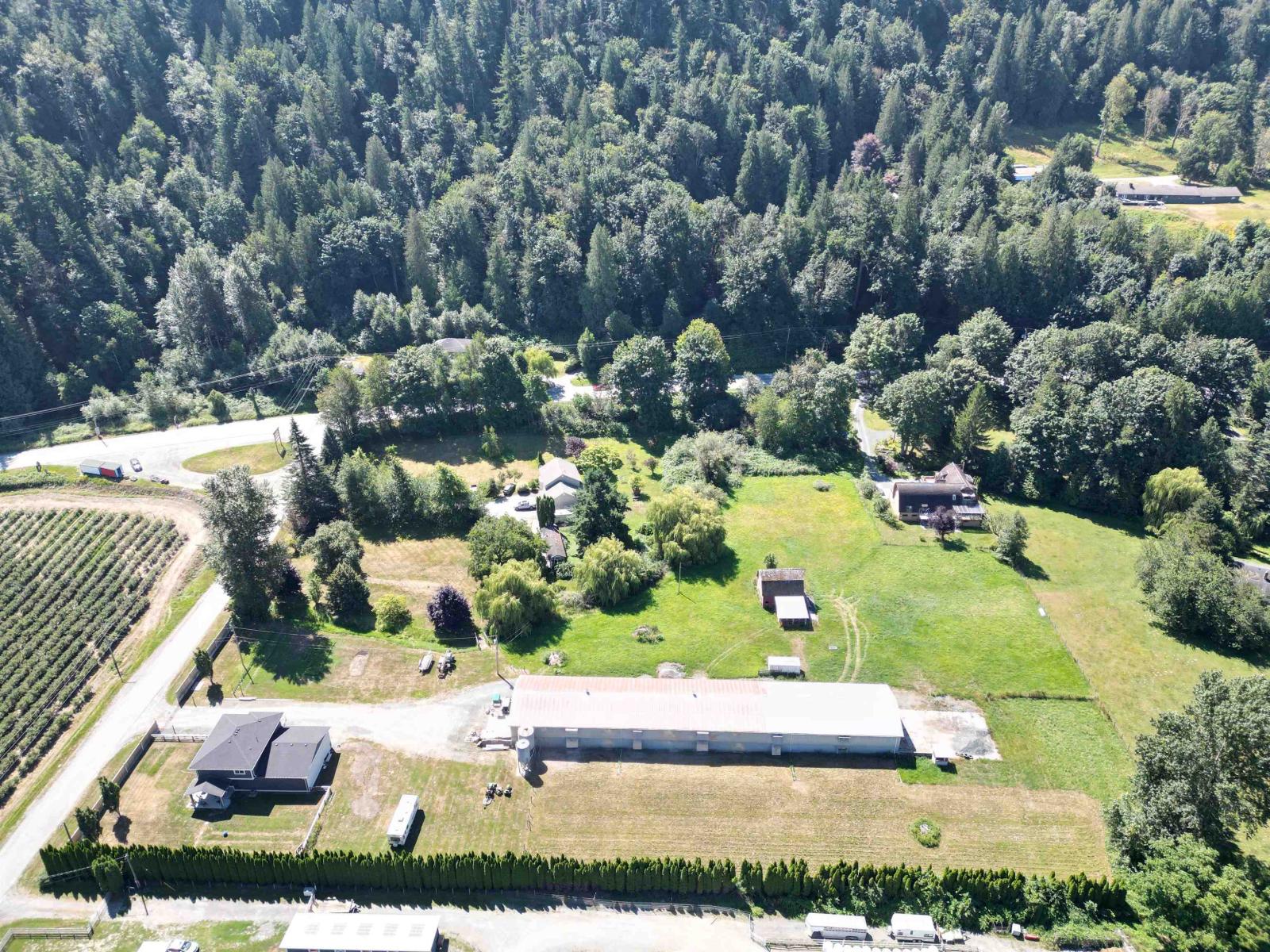 4843 Giesbrecht Road, Yarrow, Yarrow, British Columbia  V2R 4C5 - Photo 4 - R3034575