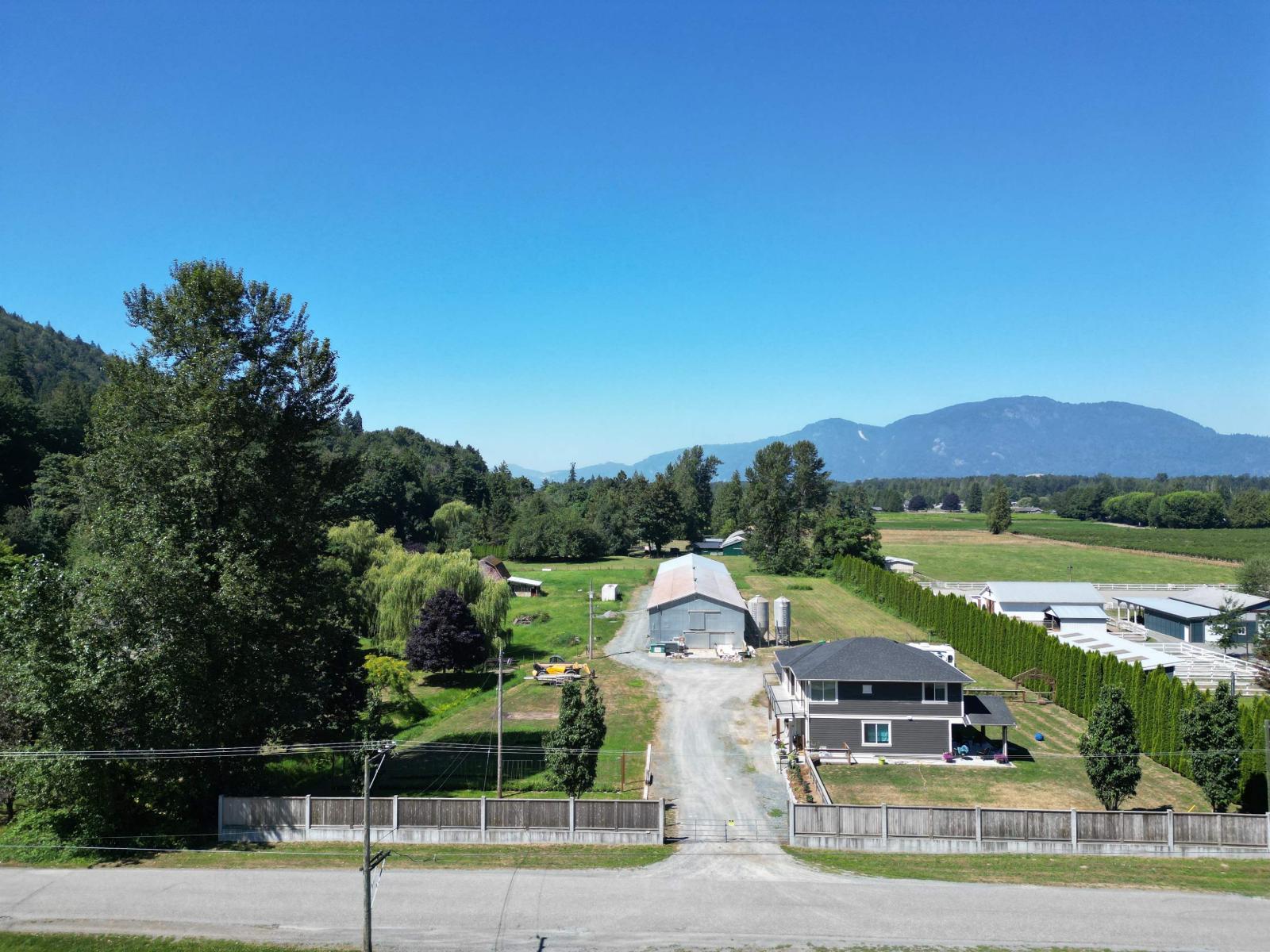 4843 Giesbrecht Road, Yarrow, Yarrow, British Columbia  V2R 4C5 - Photo 6 - R3034575