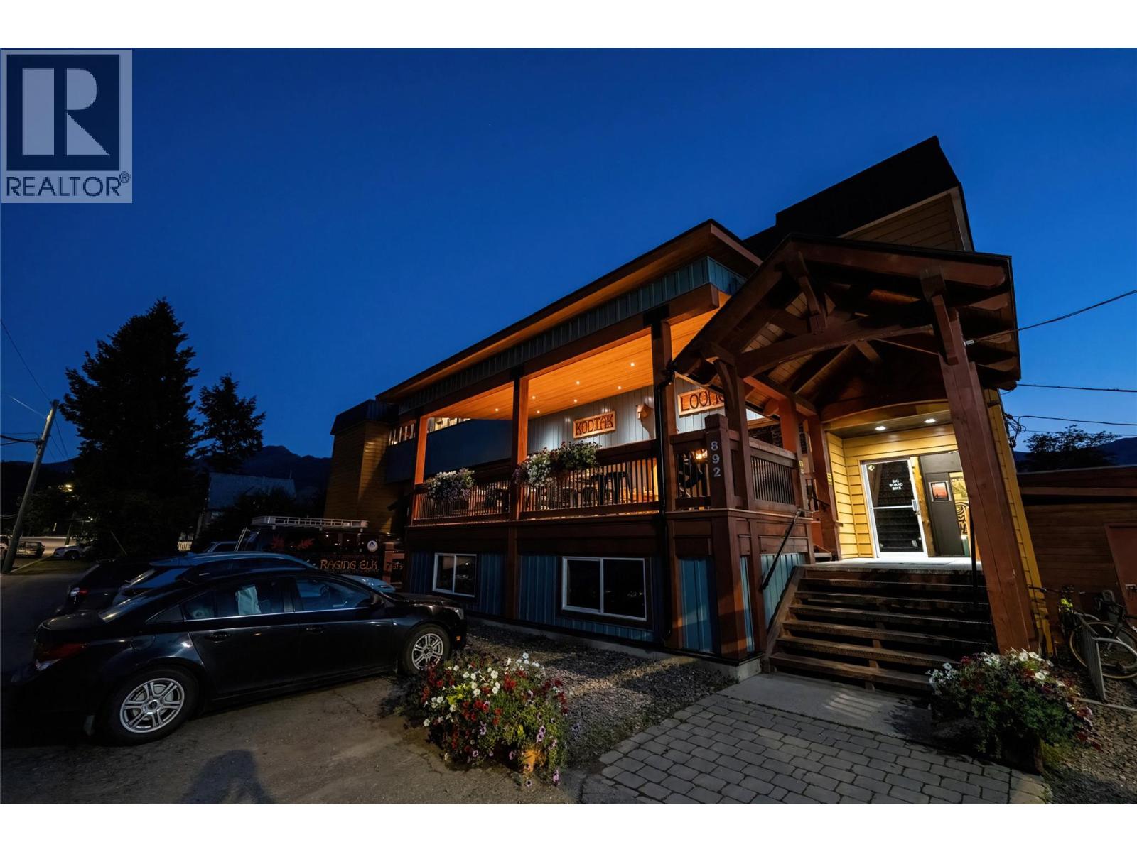 892 6th Avenue, Fernie, British Columbia  V0B 1M0 - Photo 2 - 10333468
