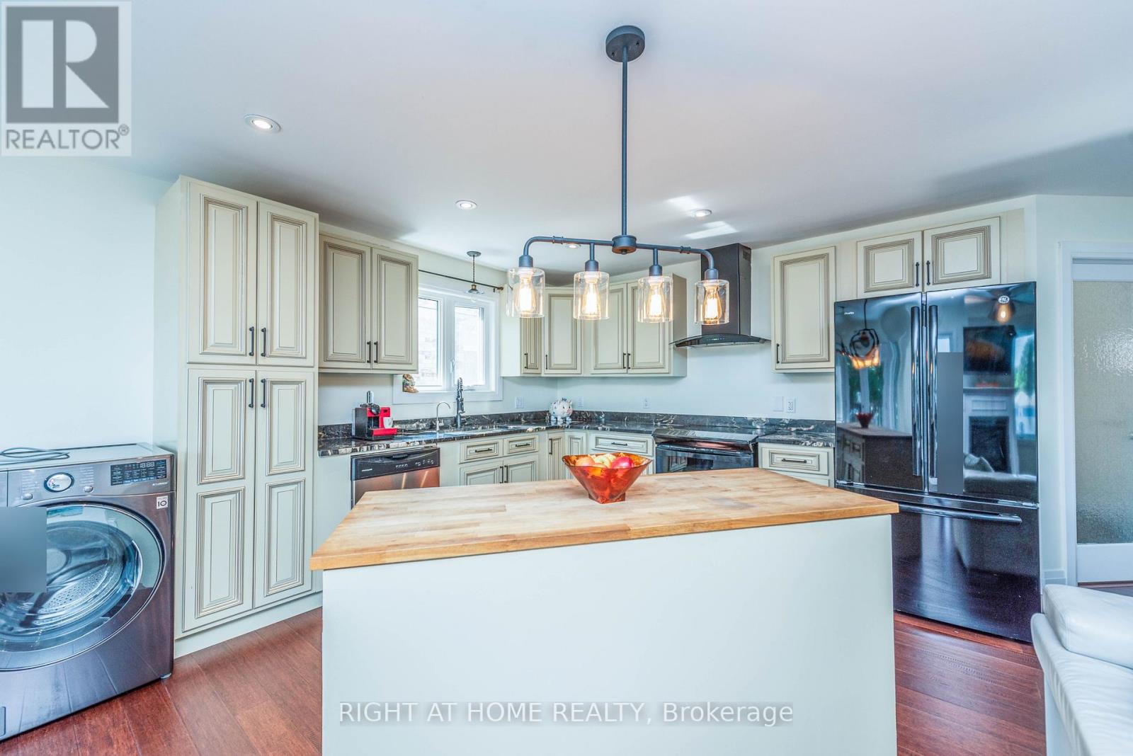 11 Ottaway Avenue, Barrie, Ontario  L4M 2W6 - Photo 17 - S12331578