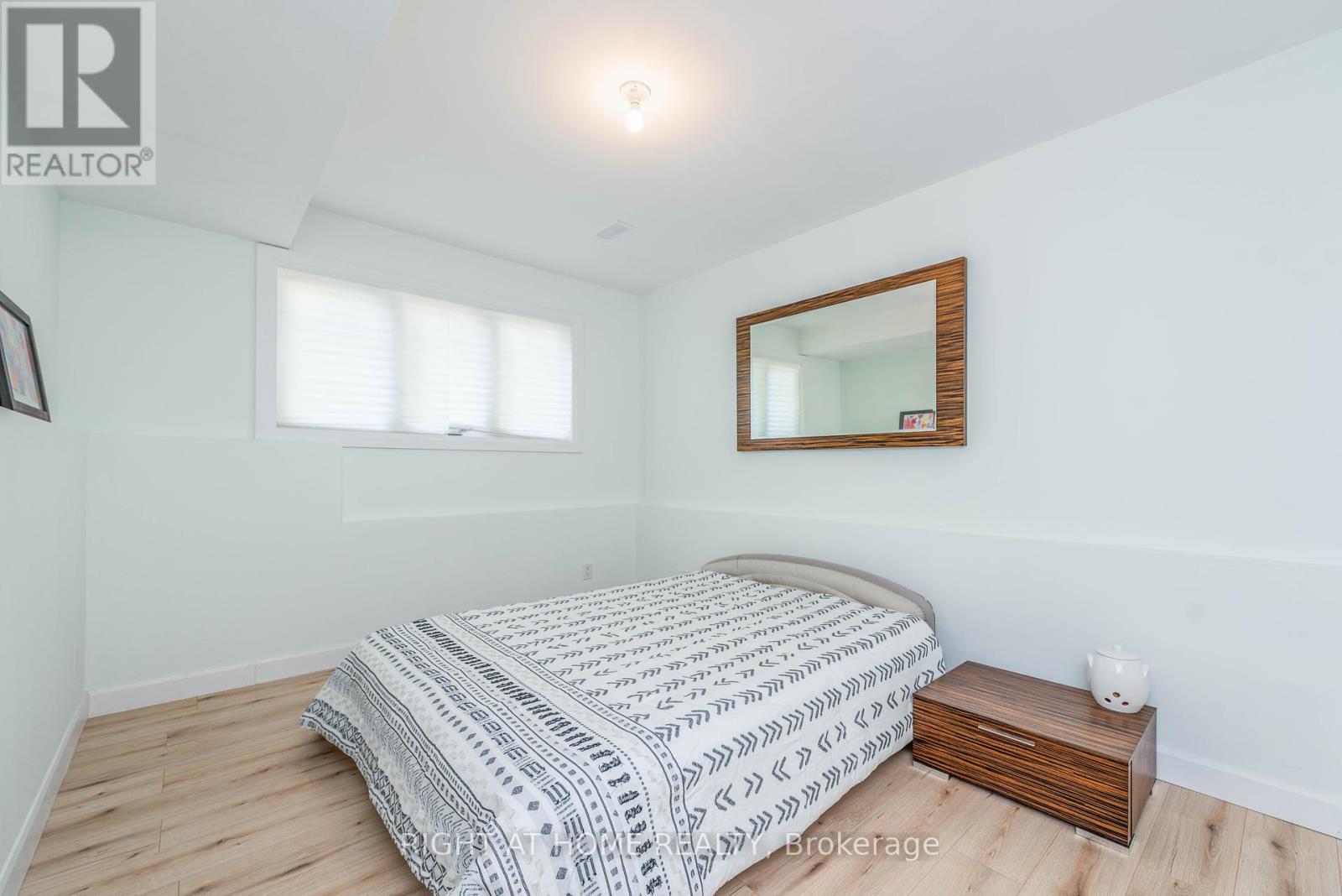 11 Ottaway Avenue, Barrie, Ontario  L4M 2W6 - Photo 36 - S12331578