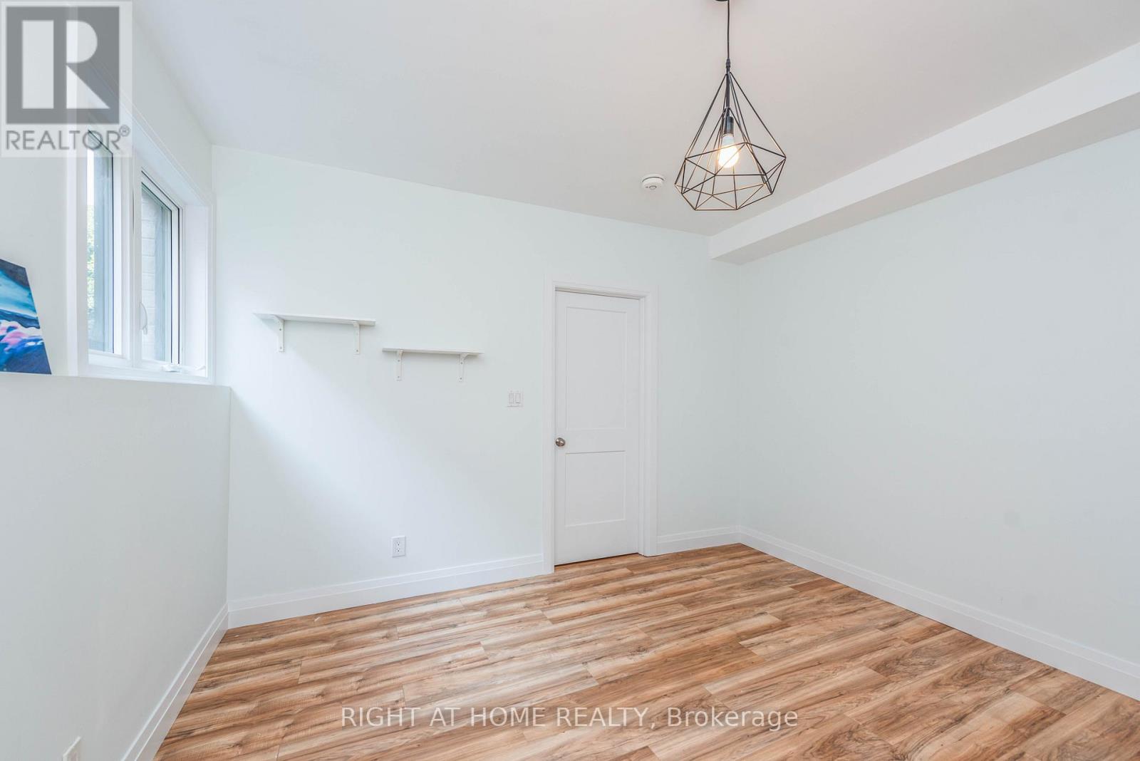 11 Ottaway Avenue, Barrie, Ontario  L4M 2W6 - Photo 39 - S12331578