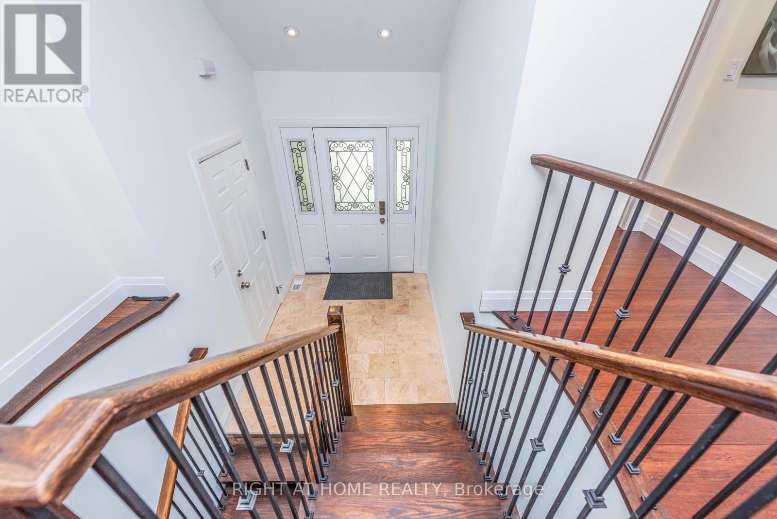 11 Ottaway Avenue, Barrie, Ontario  L4M 2W6 - Photo 7 - S12331578