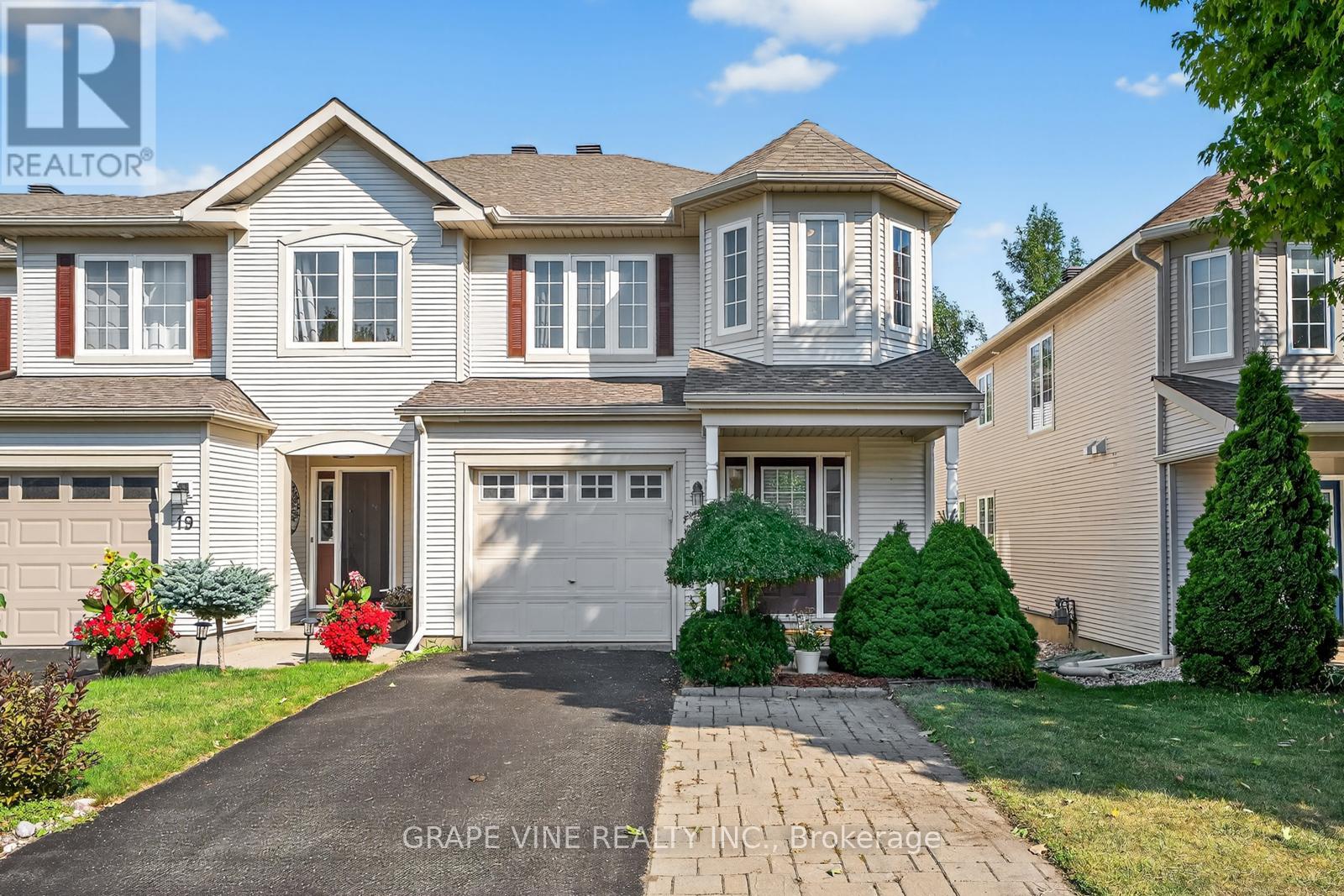 Property at 21 FIELDBERRY PRIVATE image 1