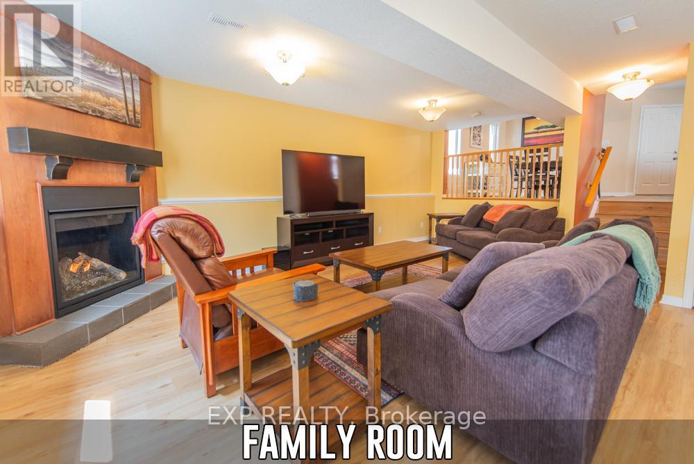144 Gooseberry Street, Orangeville, Ontario  L9W 5H4 - Photo 10 - W12331561