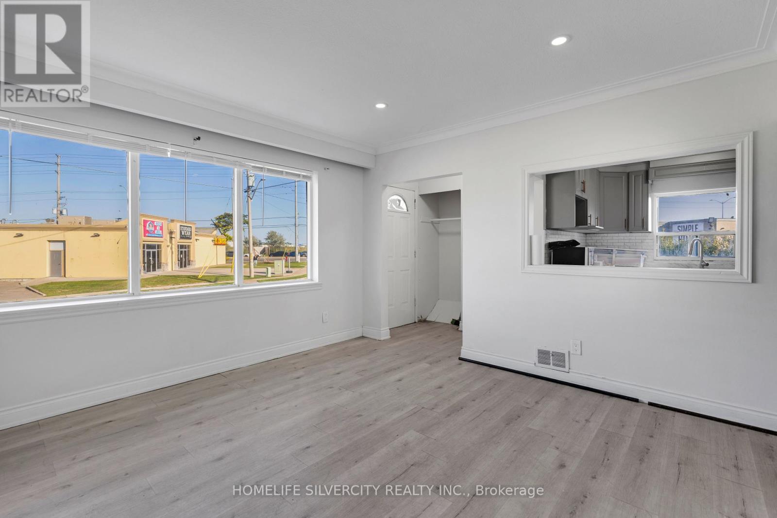 1 Studley Street, Mississauga, Ontario  L4T 1H9 - Photo 8 - W12331567