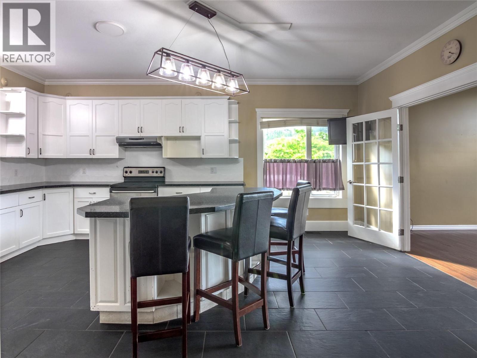 192 Lakehill Road, Kaleden, British Columbia  V0H 1K0 - Photo 2 - 10357563