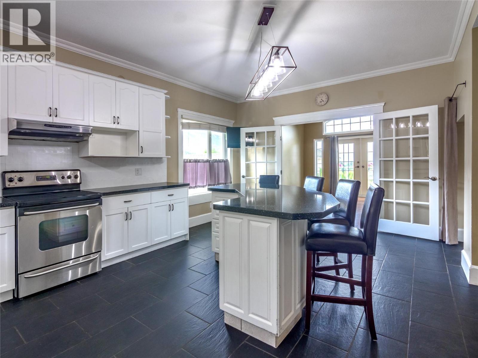 192 Lakehill Road, Kaleden, British Columbia  V0H 1K0 - Photo 5 - 10357563