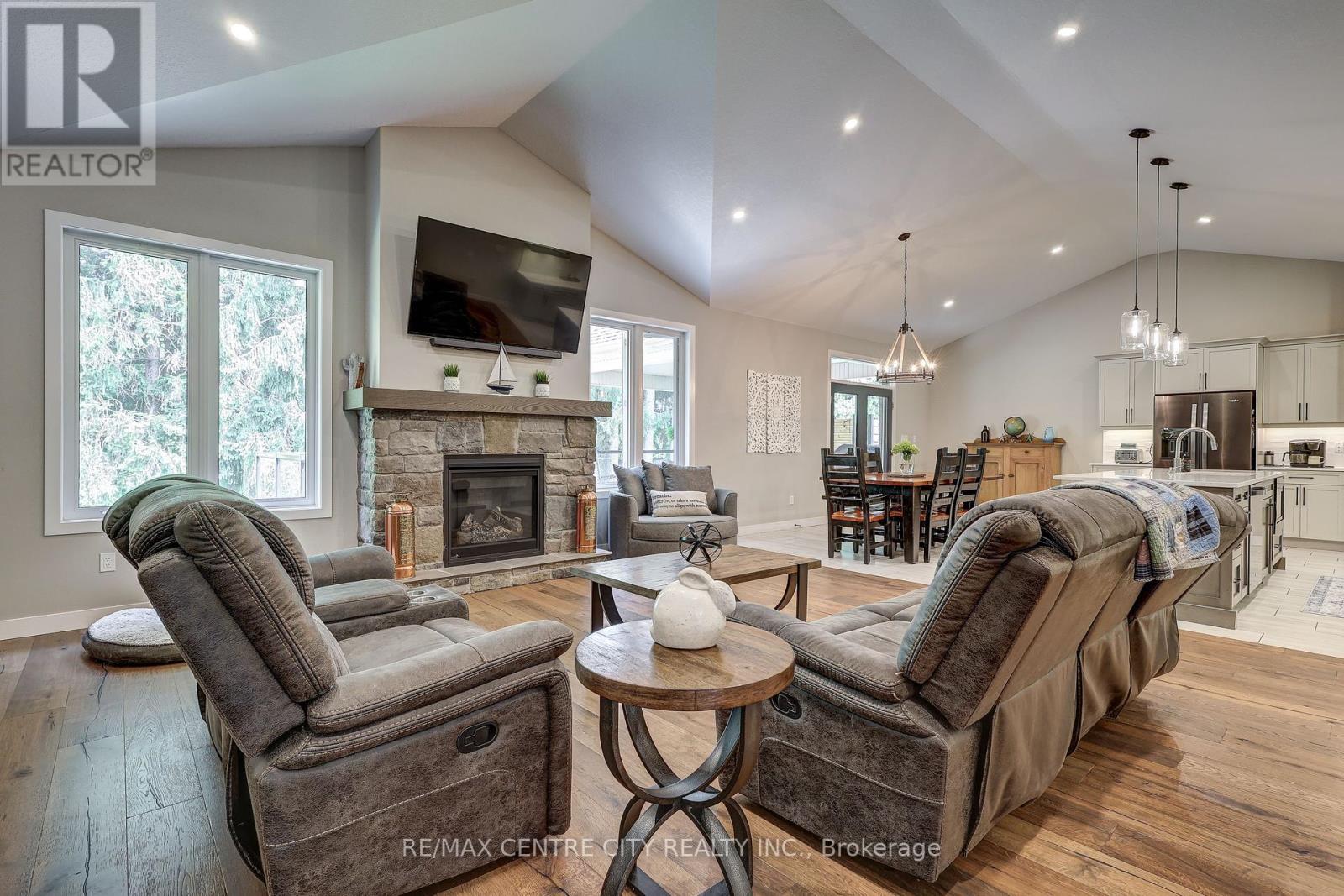 4799 Sunset Road, Central Elgin, Ontario  N5L 1J1 - Photo 19 - X12331357