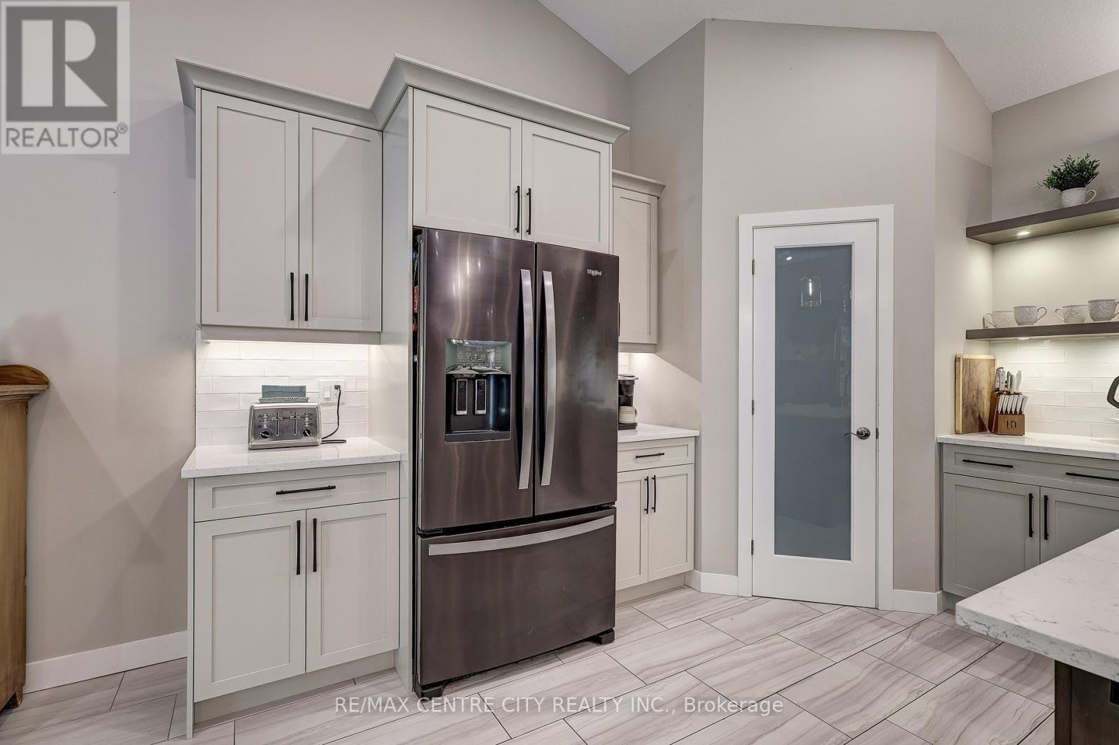 4799 Sunset Road, Central Elgin, Ontario  N5L 1J1 - Photo 26 - X12331357