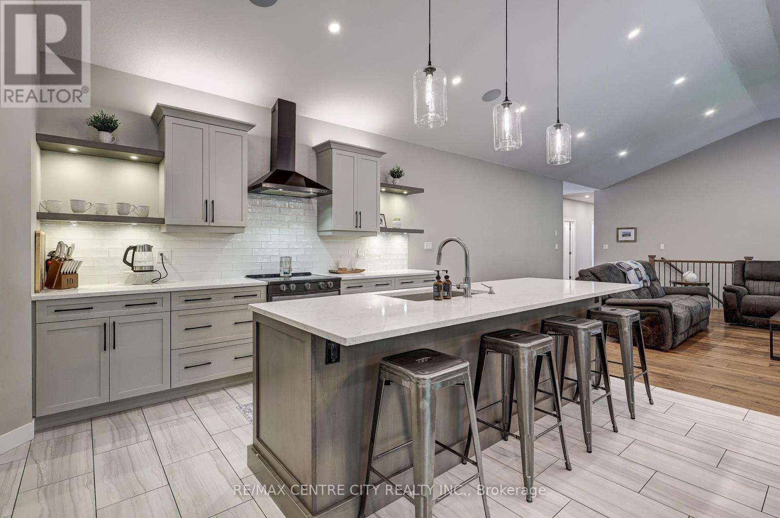 4799 Sunset Road, Central Elgin, Ontario  N5L 1J1 - Photo 22 - X12331357