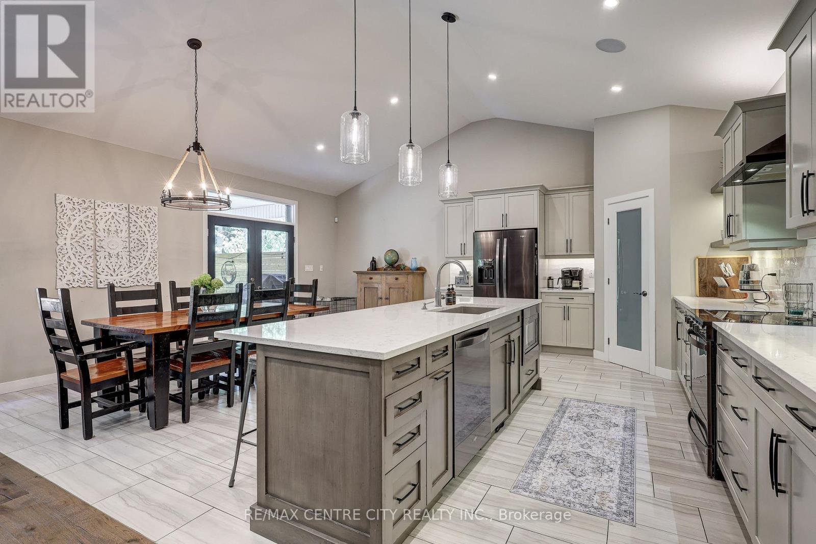 4799 Sunset Road, Central Elgin, Ontario  N5L 1J1 - Photo 24 - X12331357