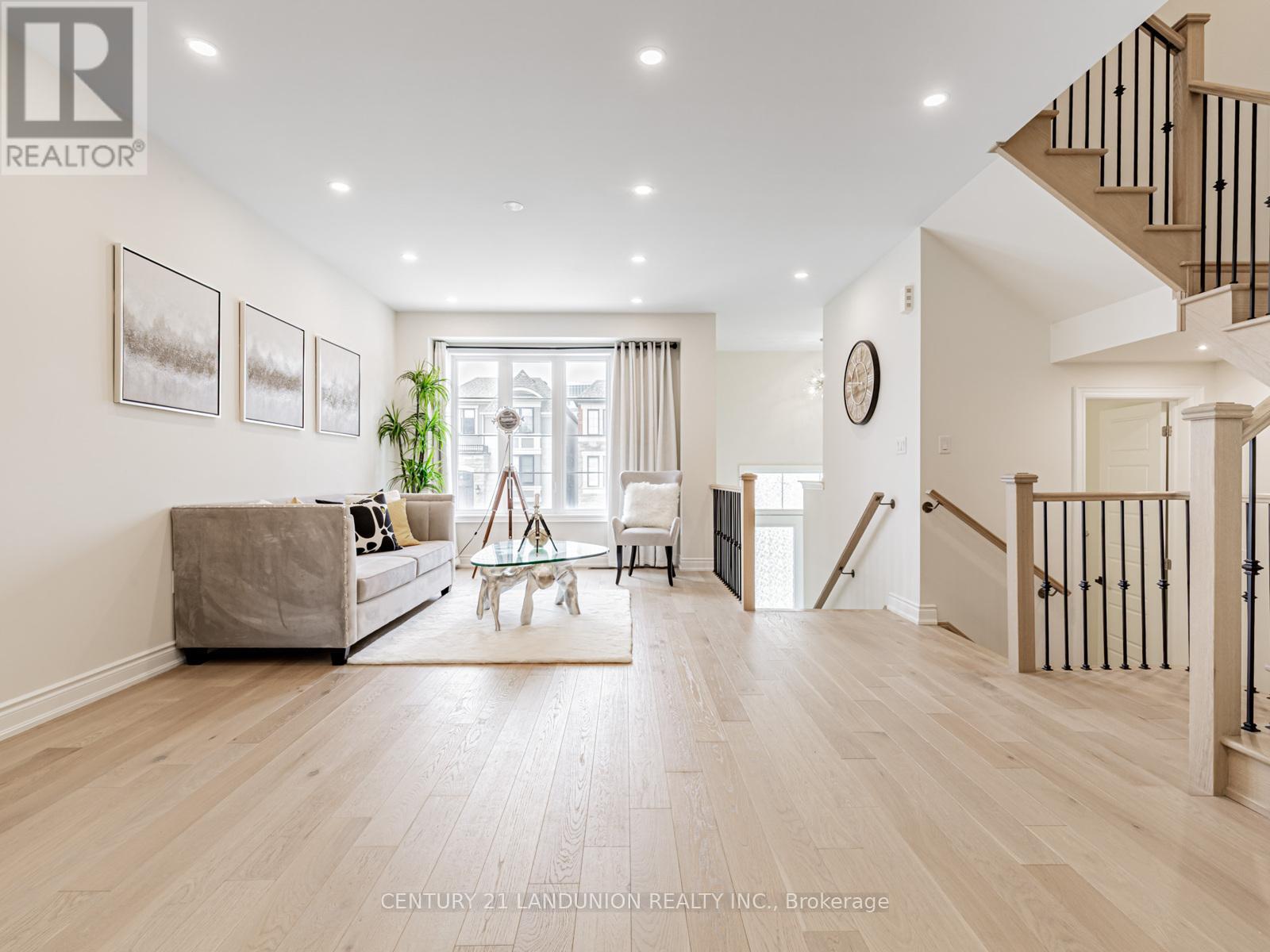 Property at 77 WILLIAM DURIE WAY image 5