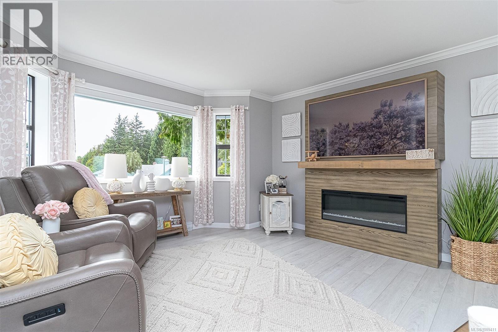 Property at 1680 Barrett Dr image 4