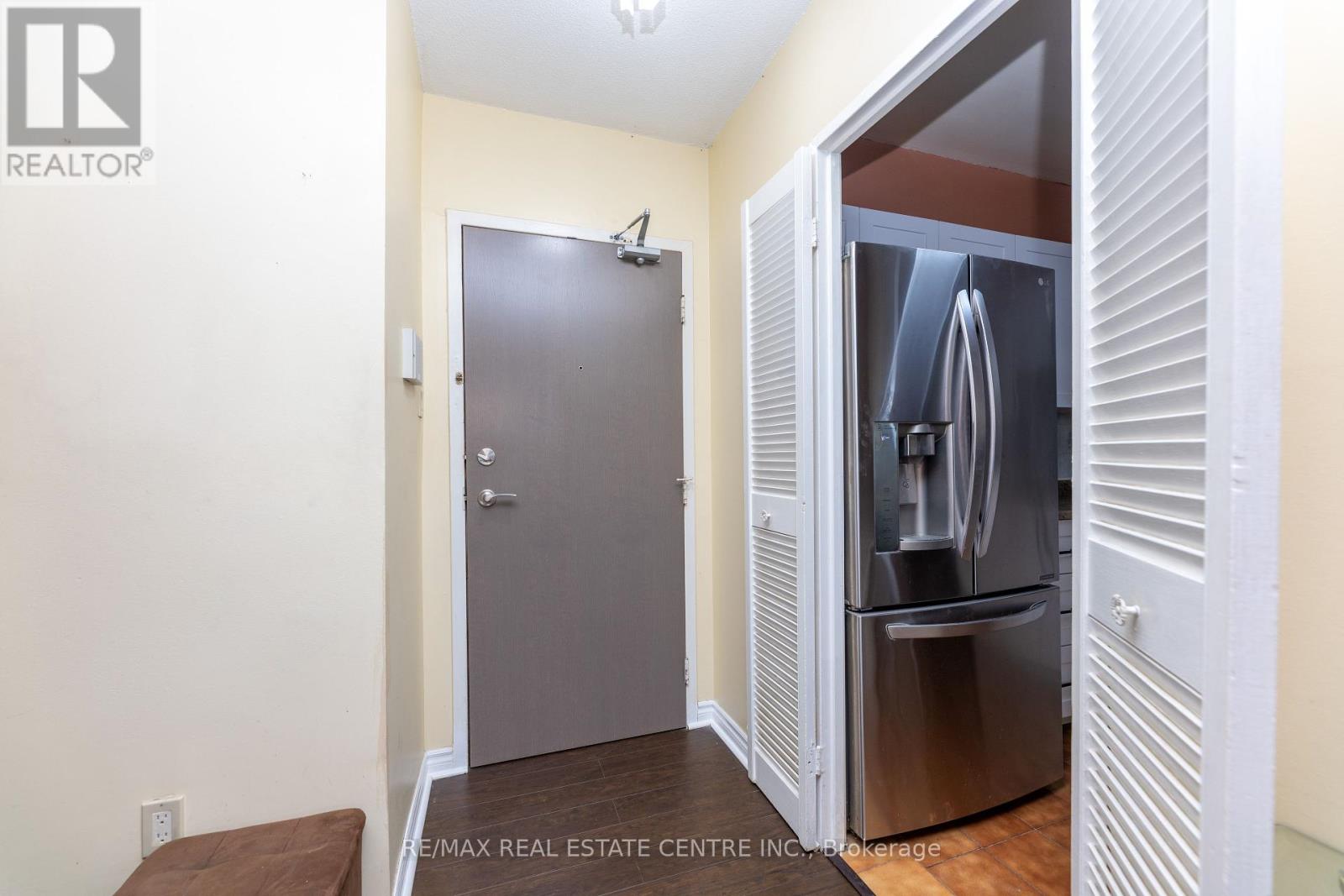 1009 - 3390 Weston Road, Toronto, Ontario  M9M 2X3 - Photo 6 - W12331620