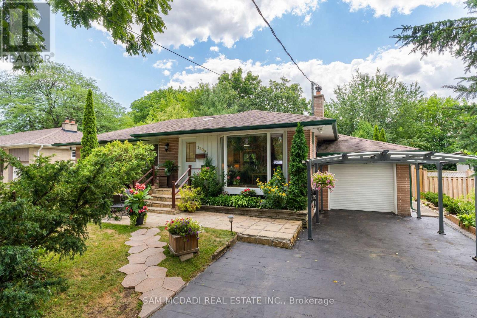 Property at 1300 TWIN OAKS DELL image 2